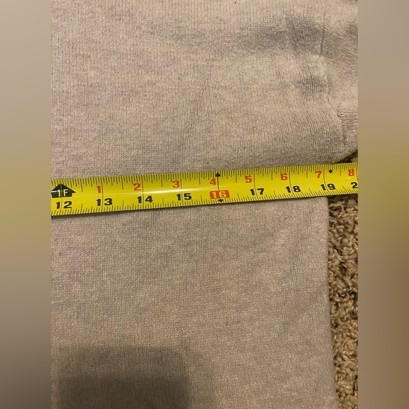 Women’s Tahari Grey Crew Neck Sweater, Large - Picture 5 of 6